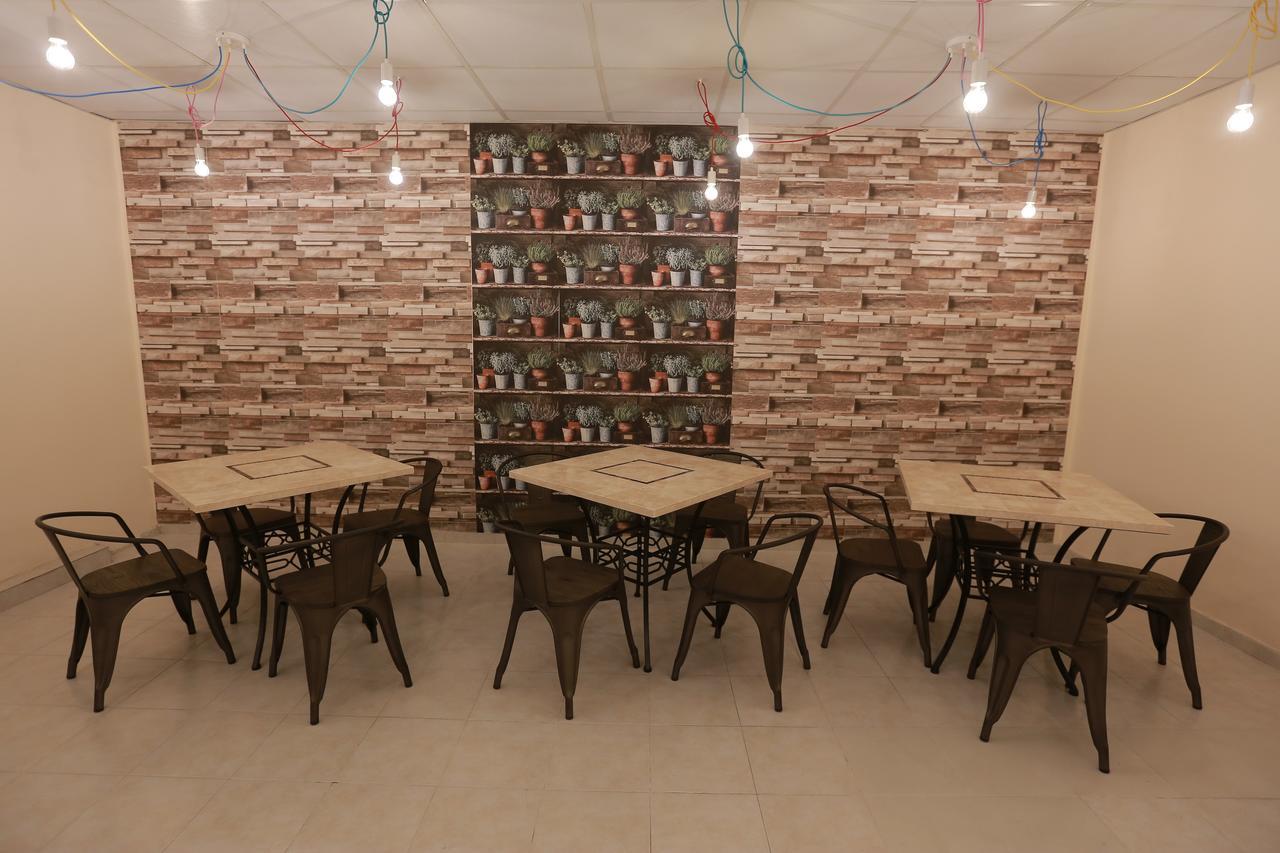 Midtown Hotel & Hostel Tbilisi Bagian luar foto