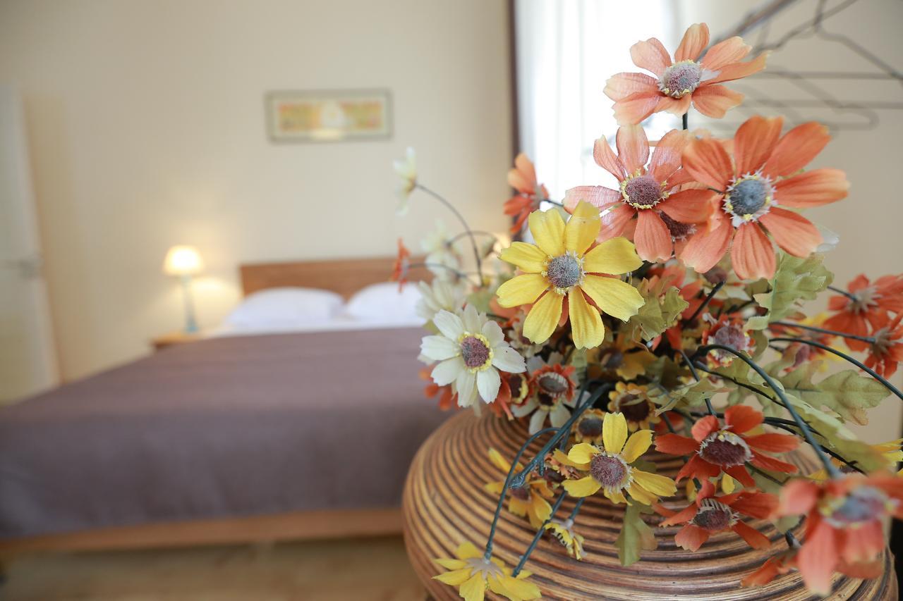 Midtown Hotel & Hostel Tbilisi Bagian luar foto