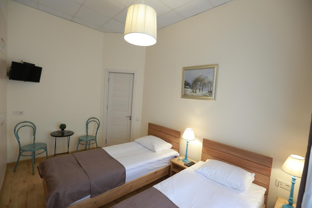 Midtown Hotel & Hostel Tbilisi Bagian luar foto