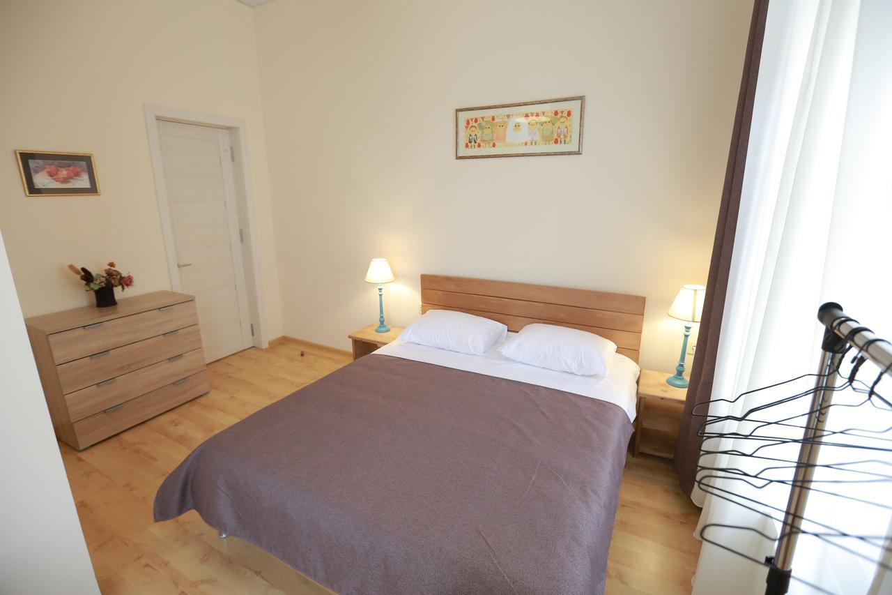 Midtown Hotel & Hostel Tbilisi Bagian luar foto