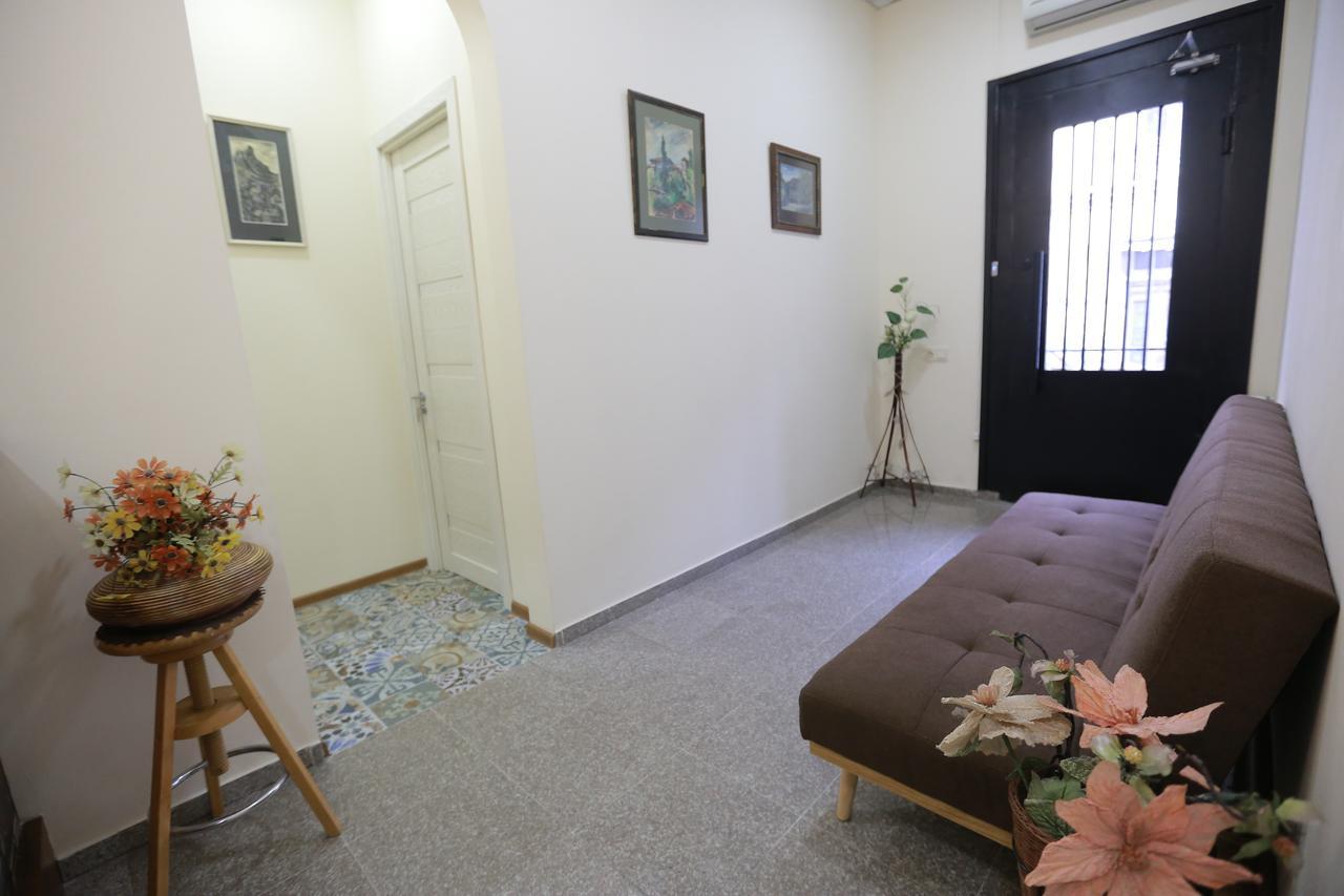 Midtown Hotel & Hostel Tbilisi Bagian luar foto